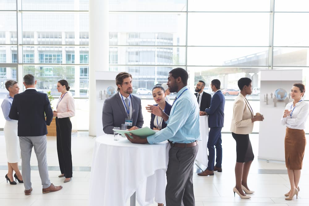 Business event med borde og rollups